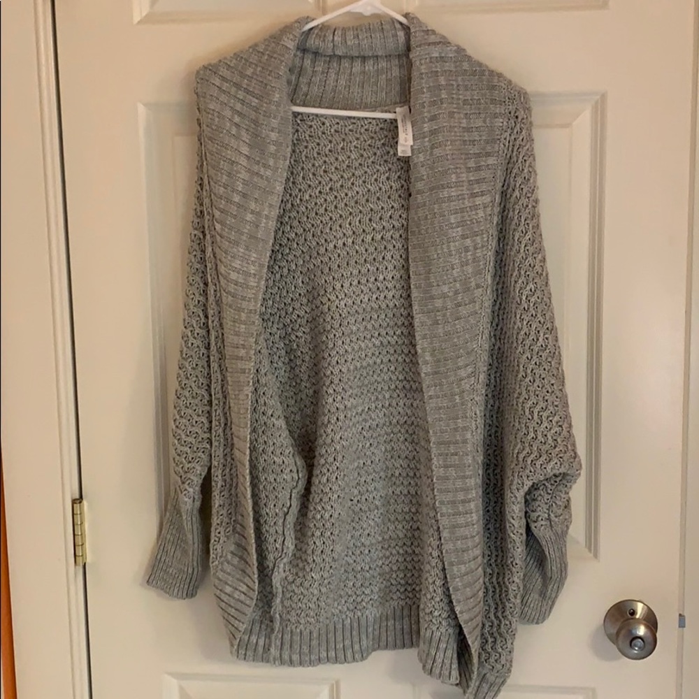 Comfy Gray Sweater from Aero!